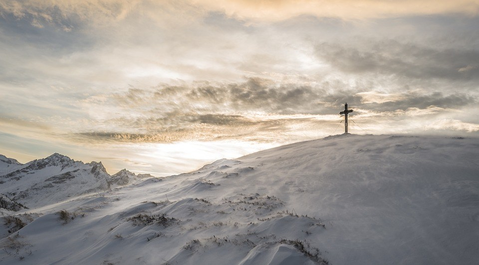 mountains-landscape-1081799_960_720