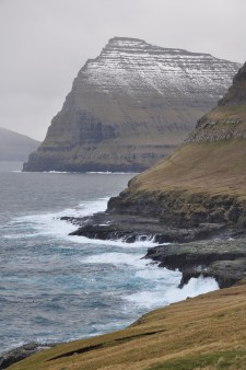 faroe_islands2c_vic491oy2c_eastern_shore_with_talvborc4912c_557_m